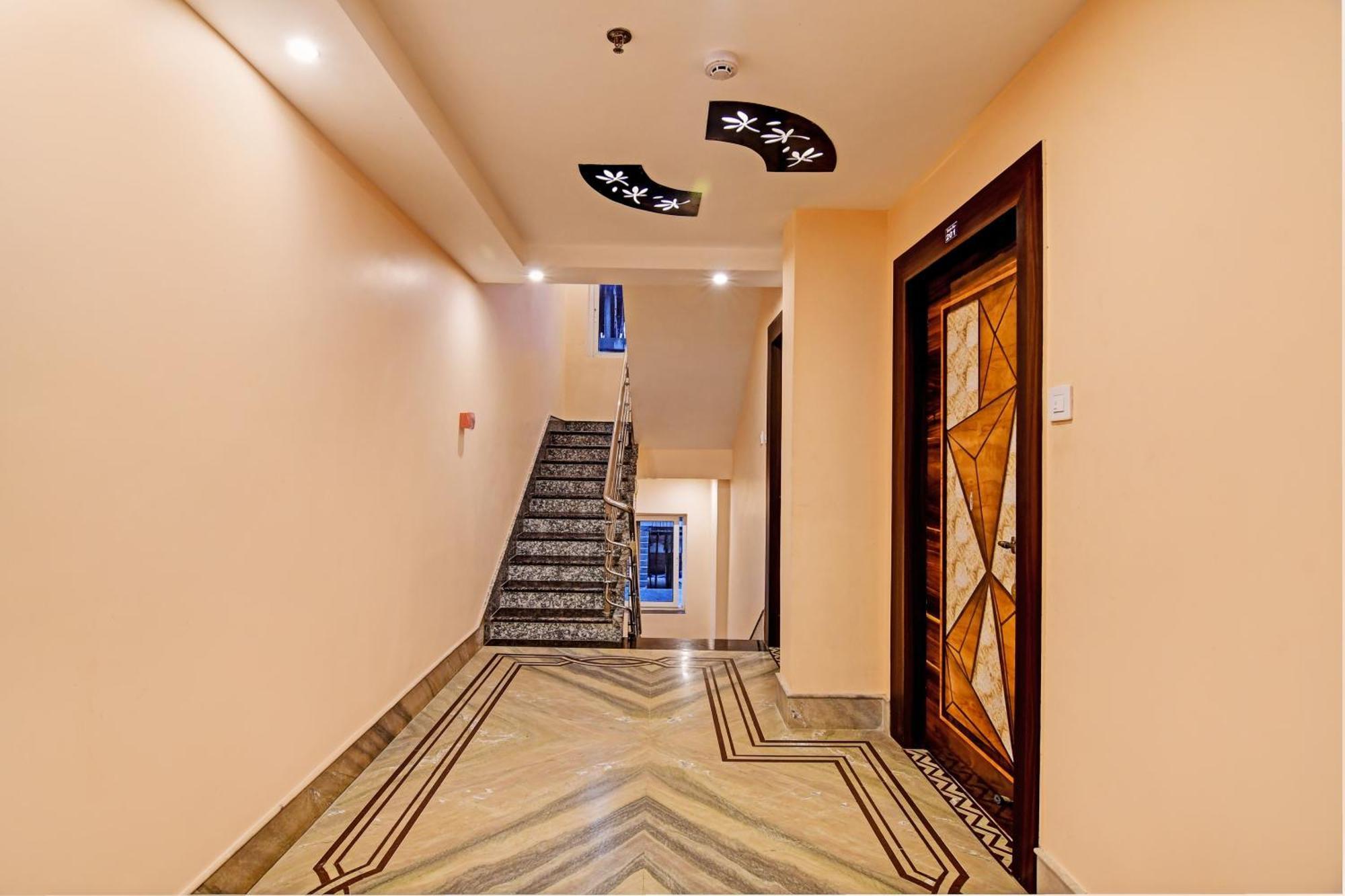 迪卡 Townhouse The Grand Touch & The Royal Touch酒店 外观 照片