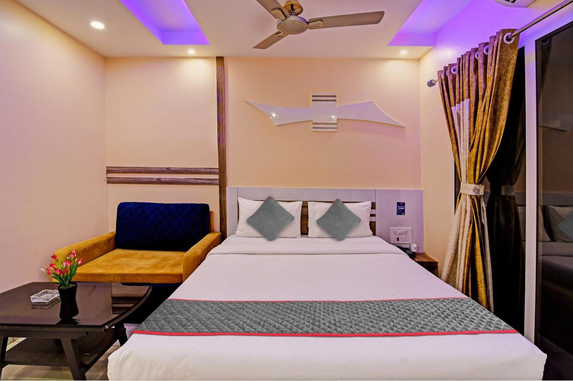 迪卡 Townhouse The Grand Touch & The Royal Touch酒店 外观 照片