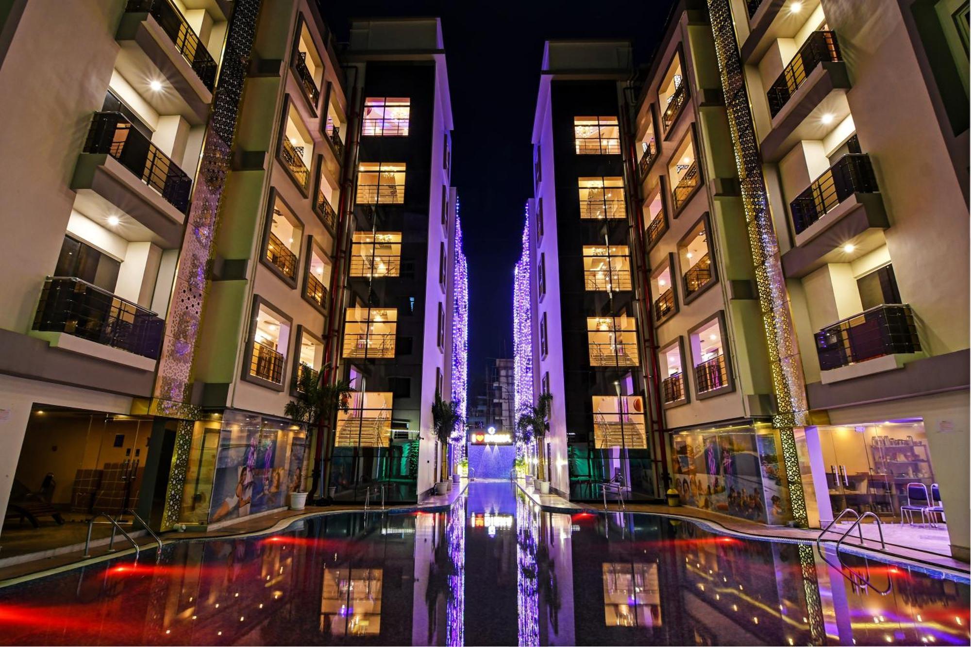 迪卡 Townhouse The Grand Touch & The Royal Touch酒店 外观 照片