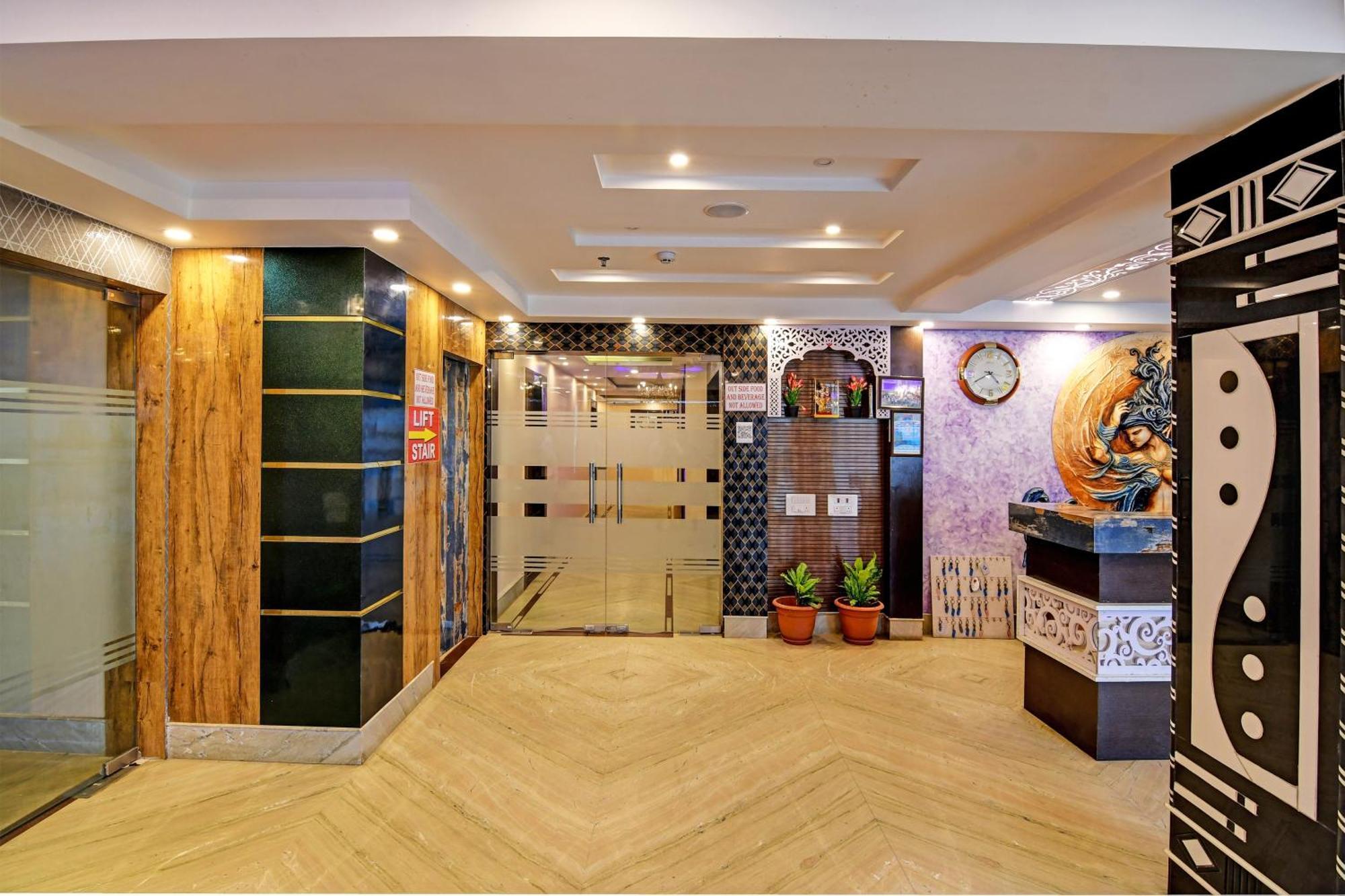 迪卡 Townhouse The Grand Touch & The Royal Touch酒店 外观 照片